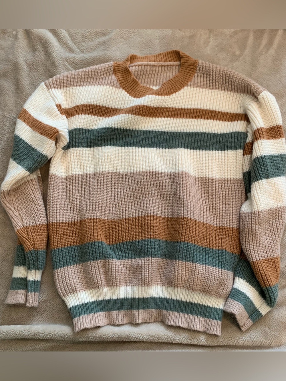 Crew Neck Beige and Green Sweater Size Small